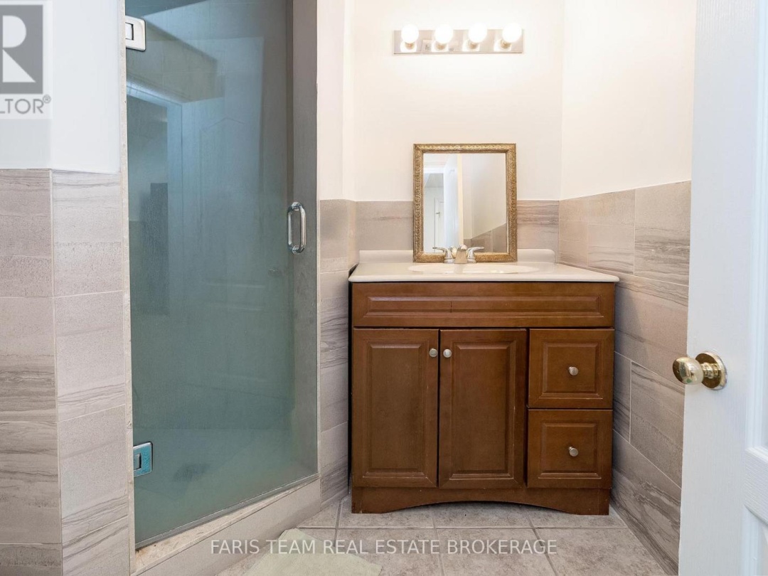2 VANESSA DRIVE, 
