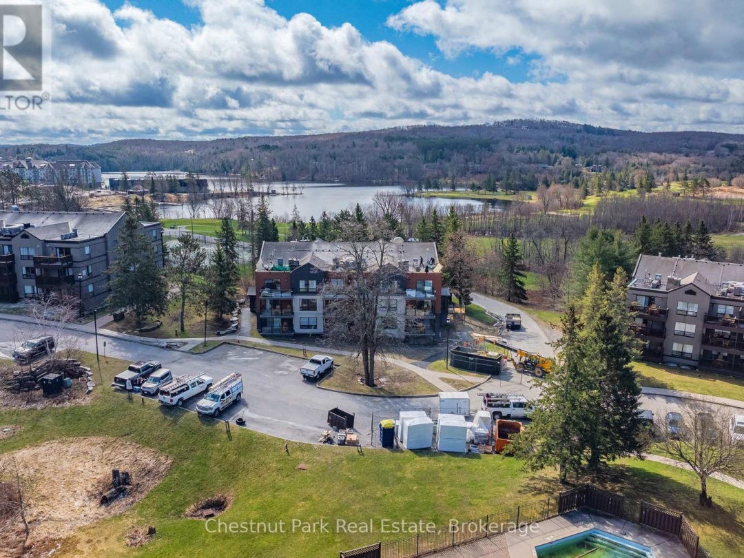 52 107 1235 Deerhurst Drive, Peninsula Lake