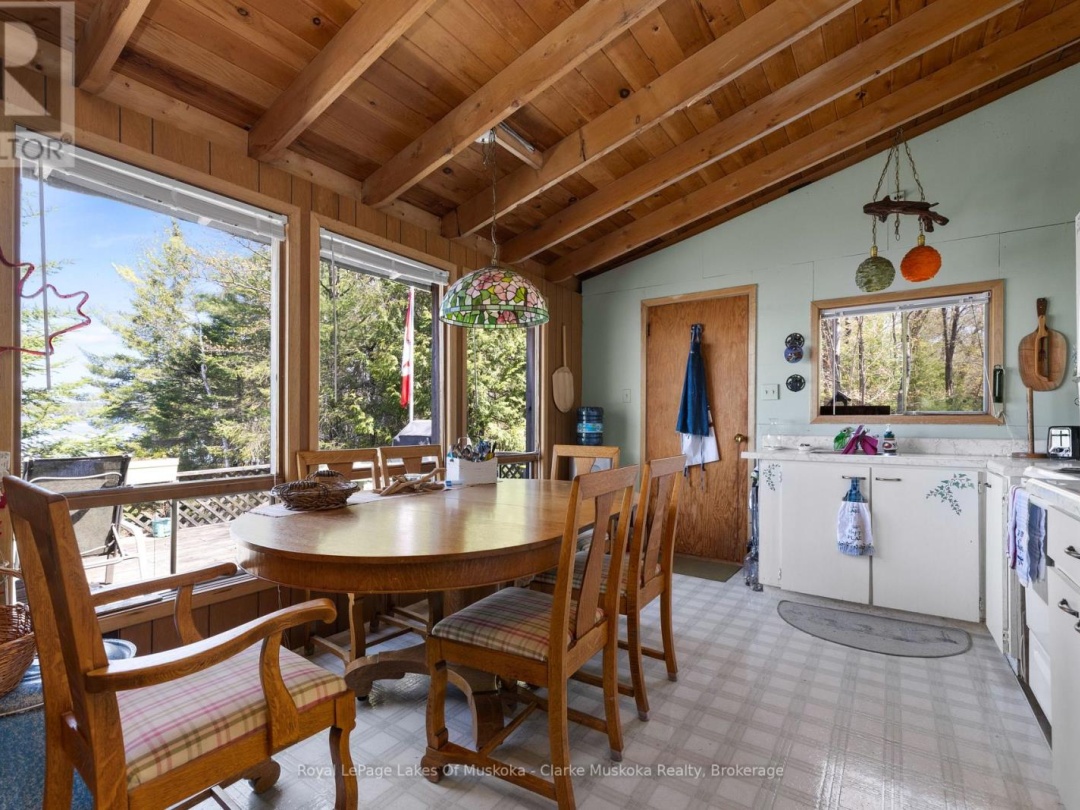 185 WOODLAND TRAIL, Gloucester Pool