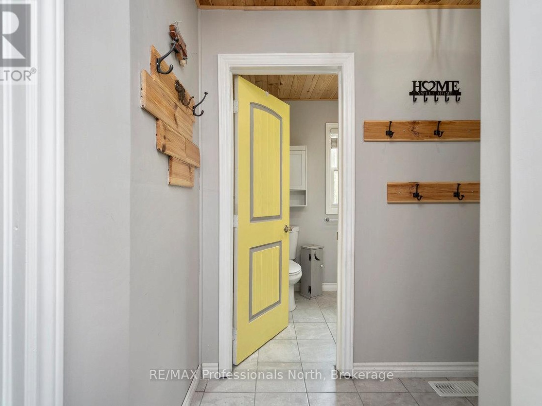 1059 TIFFANY LANE, 