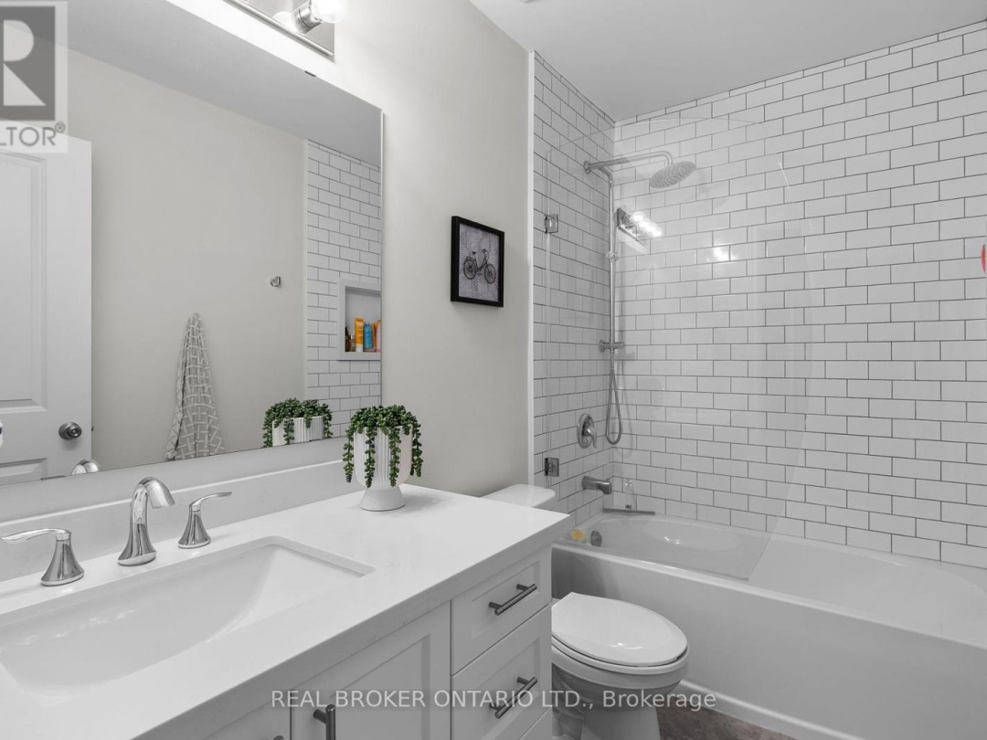 8 NICOLE PARK PLACE, 