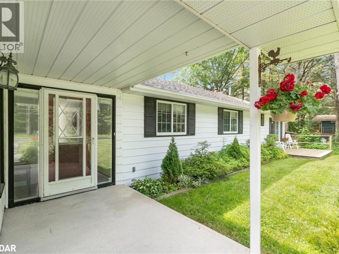 7817 OAKRIDGE Drive, 
