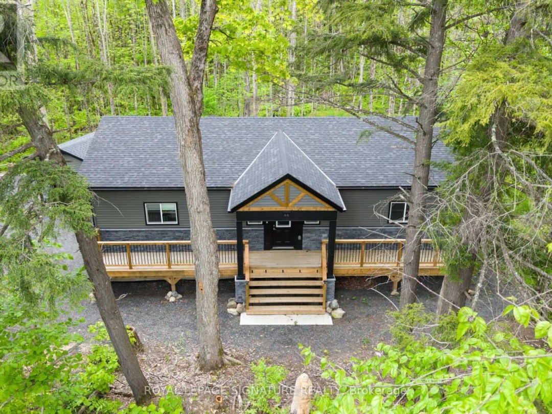 44 SUNNYSHORE PARK DRIVE, 