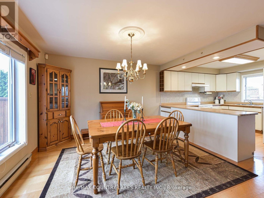 2102 Lakeshore Drive, Lake Simcoe