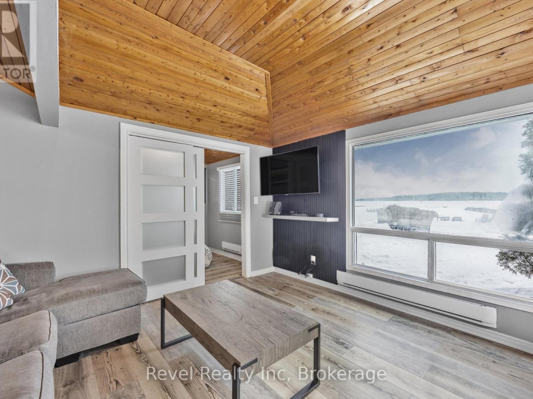 97 Maskinonge Road, Georgian Bay