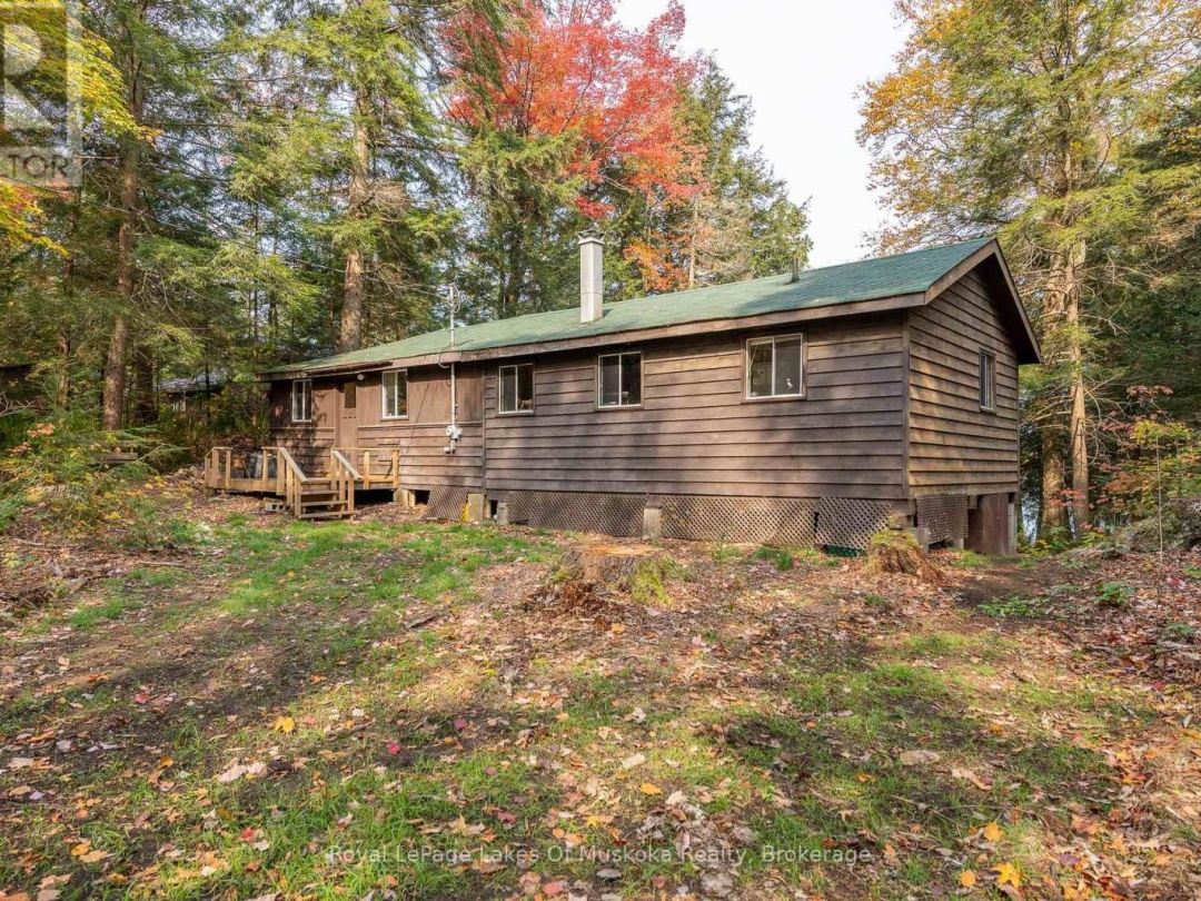 1086 South Toad Lake Road, Toad Lake