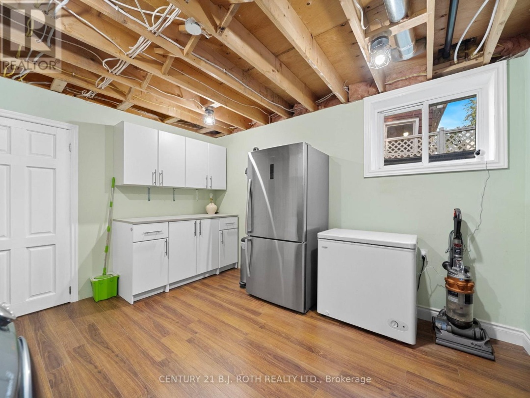 445 PETER STREET N, 