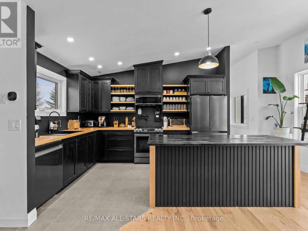 1062 NORTHLINE ROAD, 