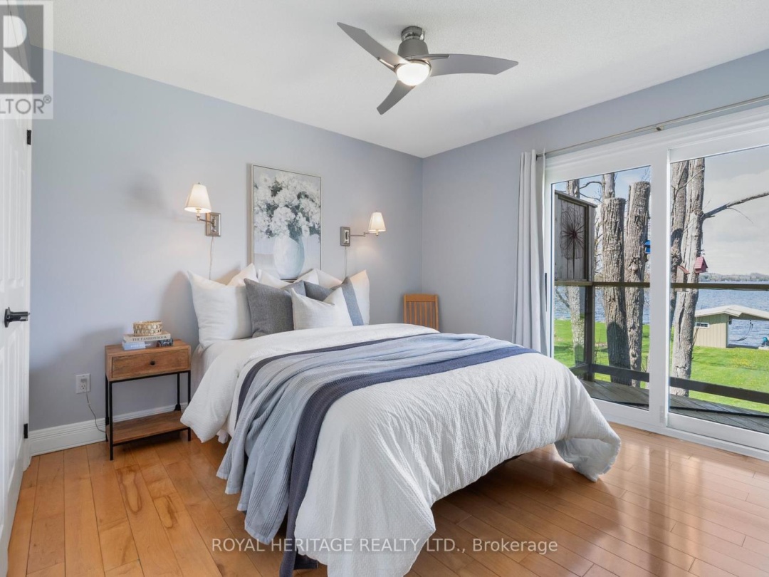 7 North Service Road, Sturgeon Lake