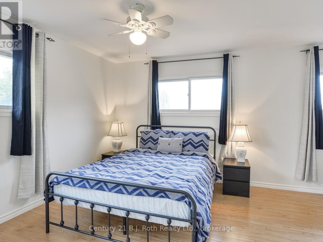 231 VICTORIA CRESCENT, Lake Simcoe