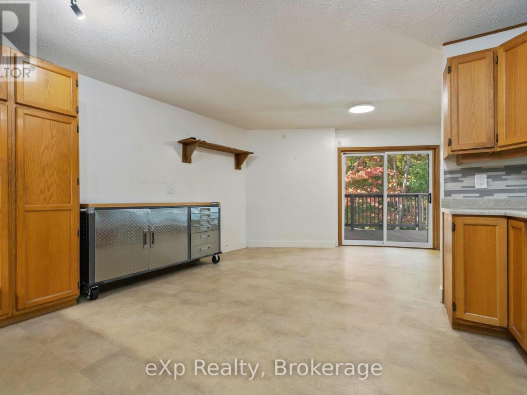 18 KRISTEN HEIGHTS, 