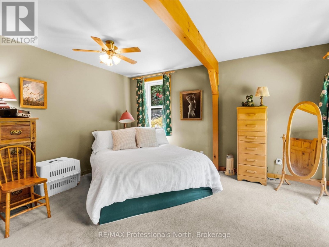 1069 KIRK LINE E, 