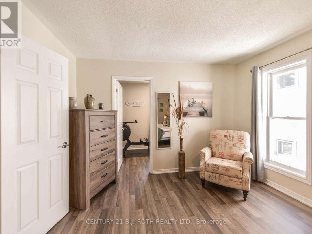60 Simcoe Road, Lake Simcoe