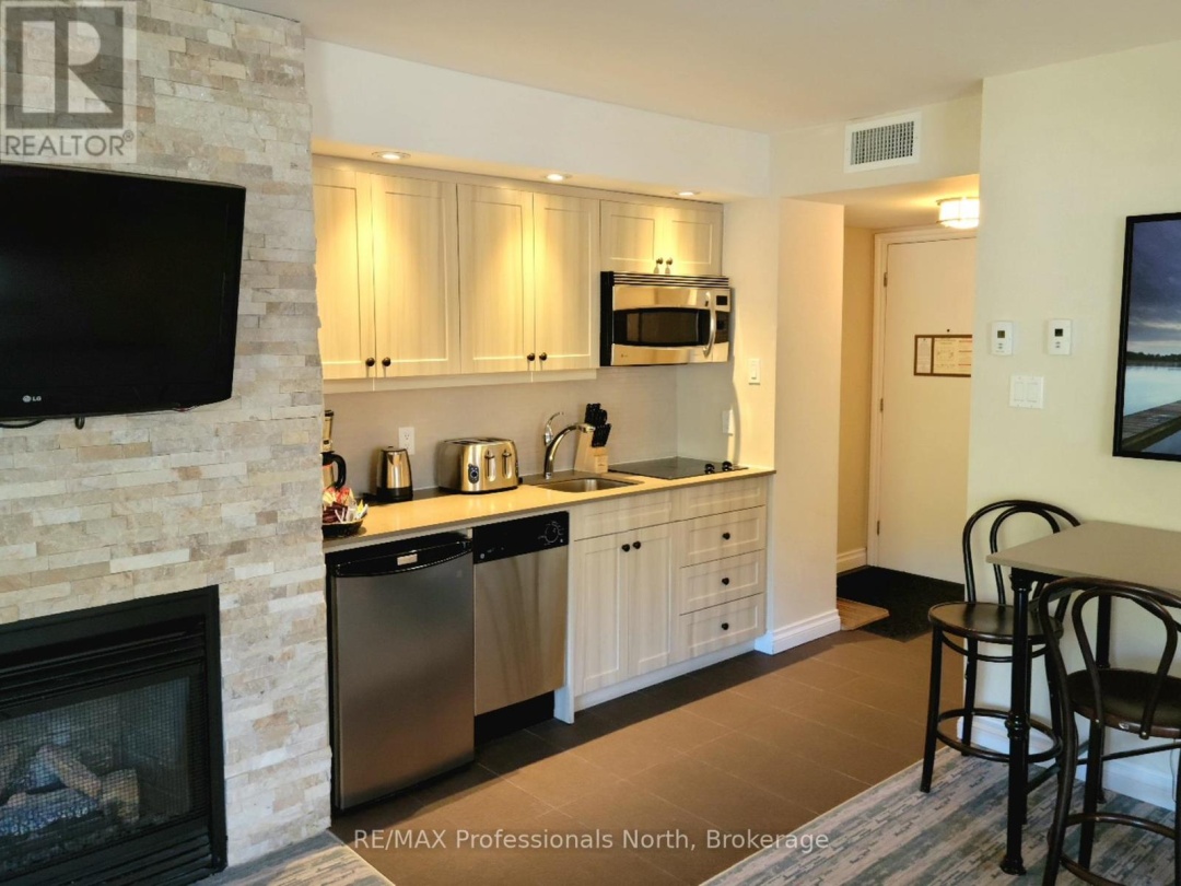54 207 1235 Deerhurst Drive, Peninsula Lake