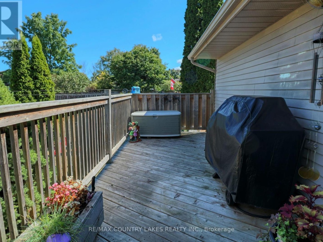 588 MAIN STREET E, 