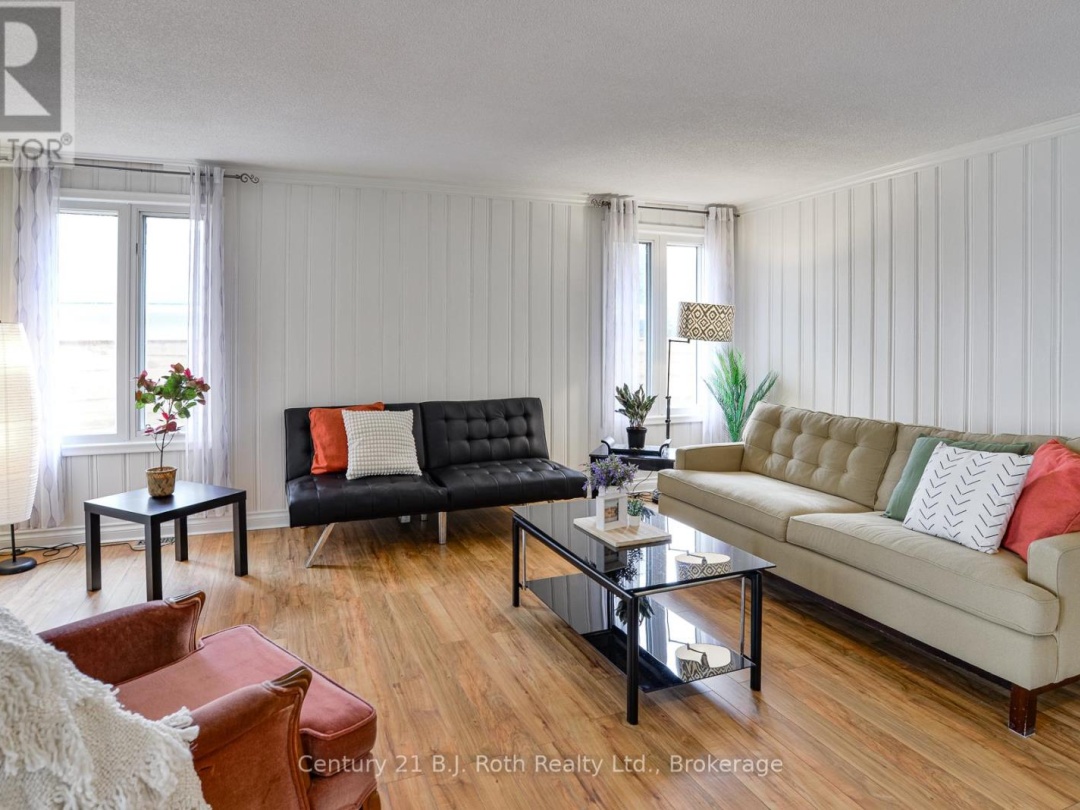 231 VICTORIA CRESCENT, Lake Simcoe