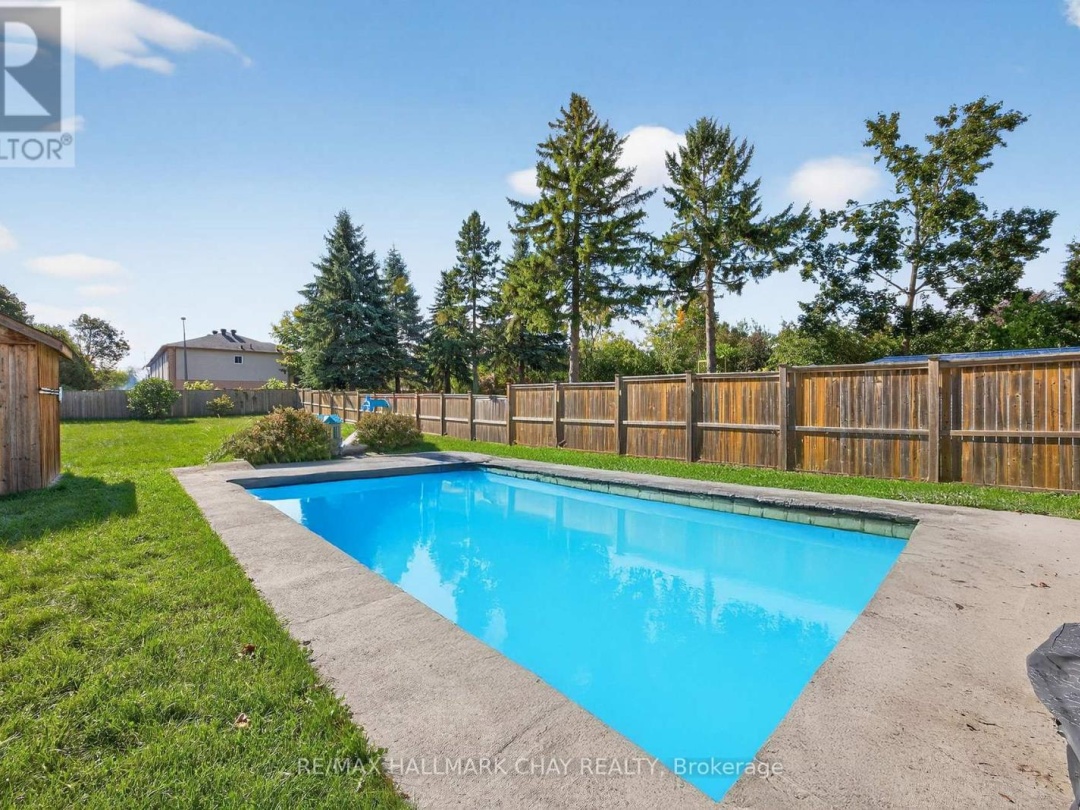67 SIMCOE STREET, 