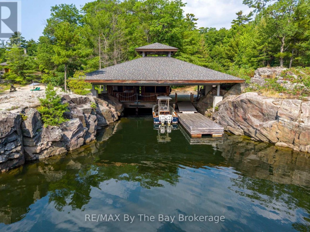 1216 ISLAND 2060/BIG SHIP ISLAND, 