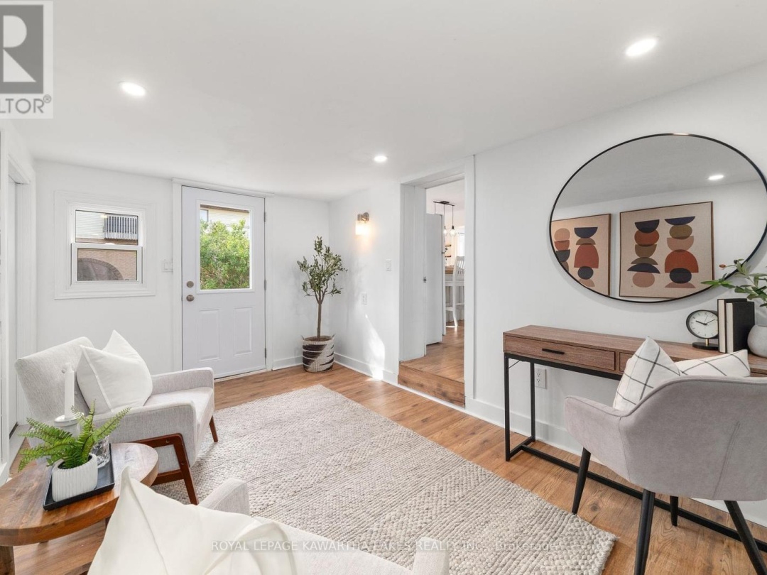 19 PRINCE STREET E, 