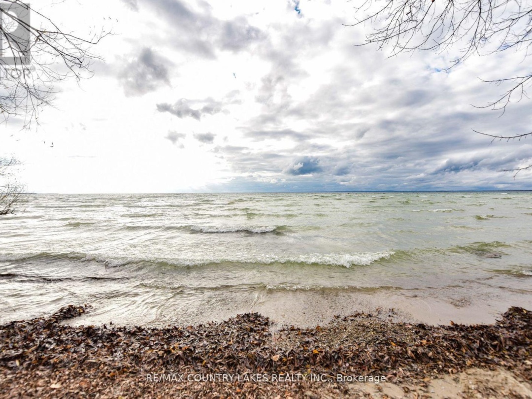2102 Lakeshore Drive, Lake Simcoe