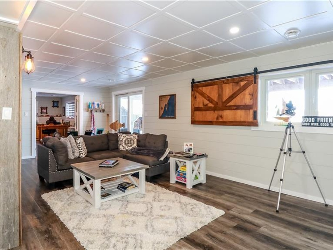 241 Eight Mile Point Road, Lake Simcoe
