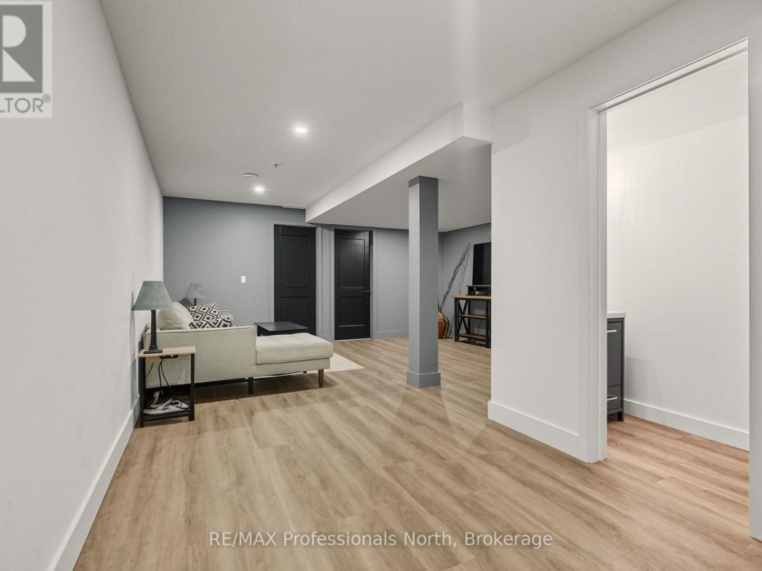 1064 NAISMITH ROAD, 