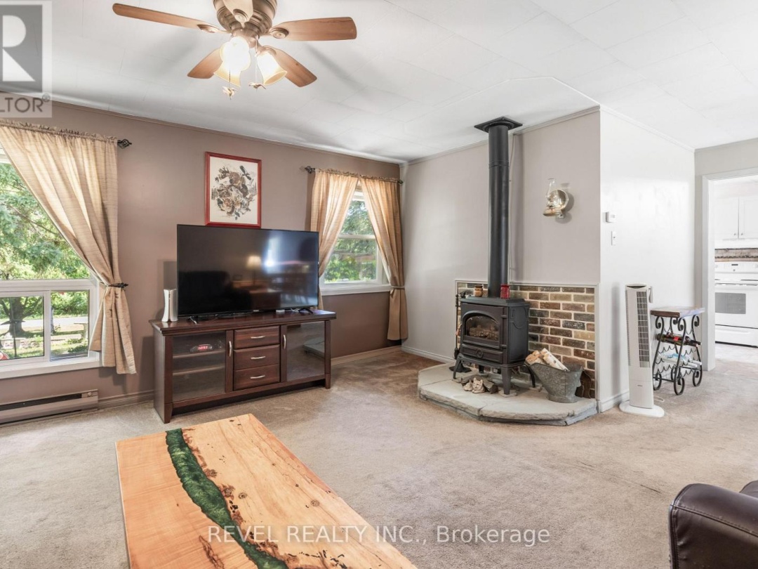 643 BALSAM LAKE DRIVE, 