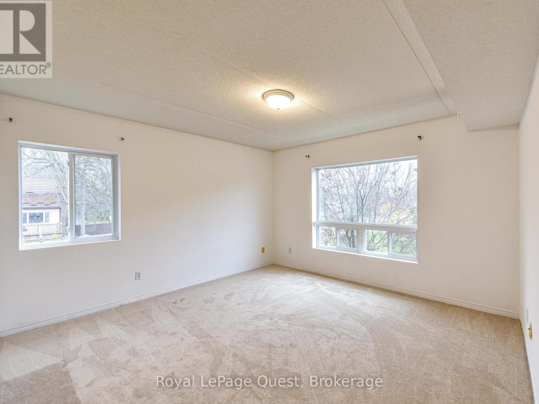 201 107 Bond Street, Orillia