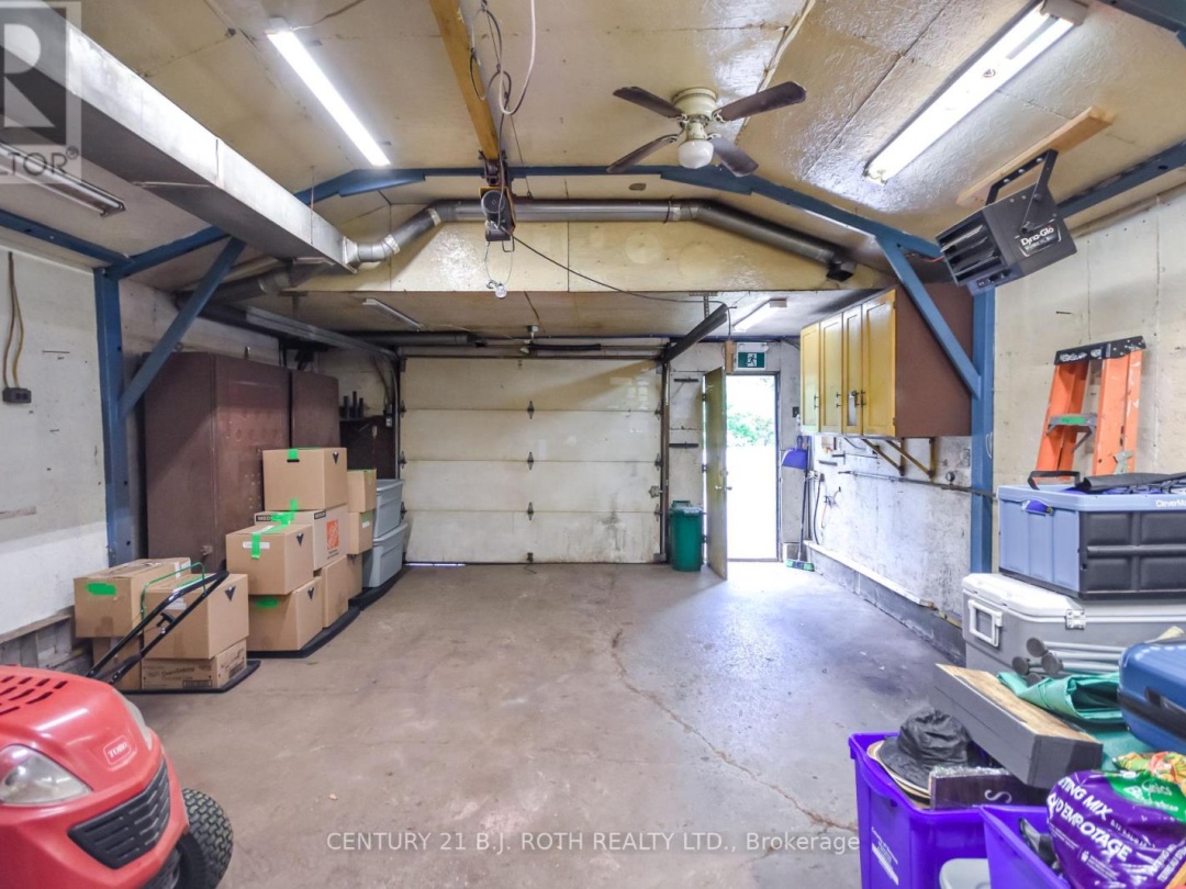 1039 DIVISION ROAD E, 