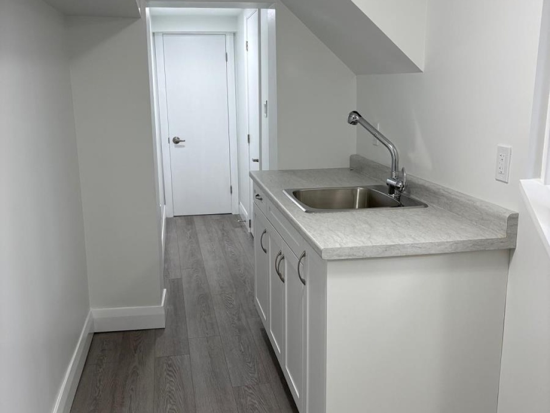90 COLDWATER ROAD W, 
