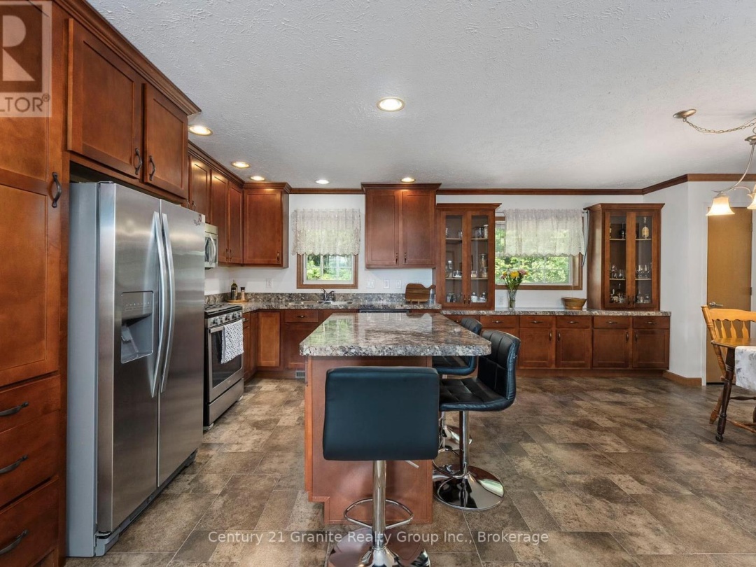2275 KENNISIS LAKE ROAD, 