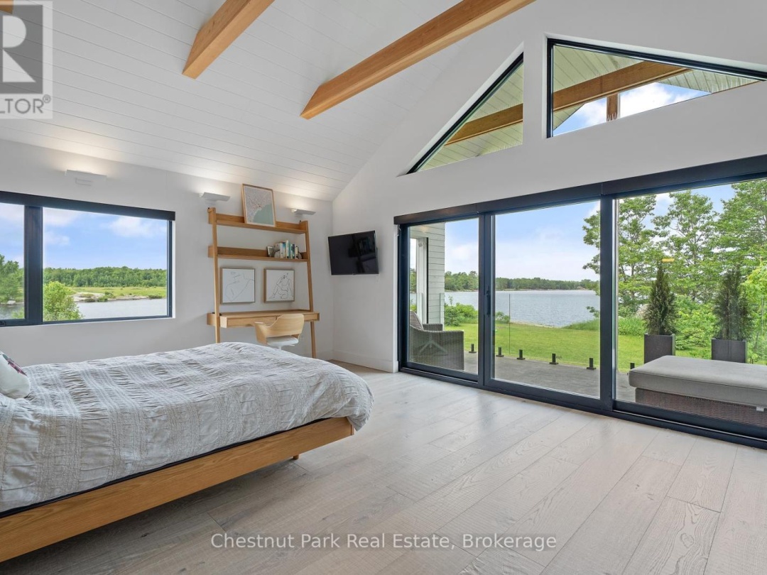 1594 Doe Lake Road, Doe Lake