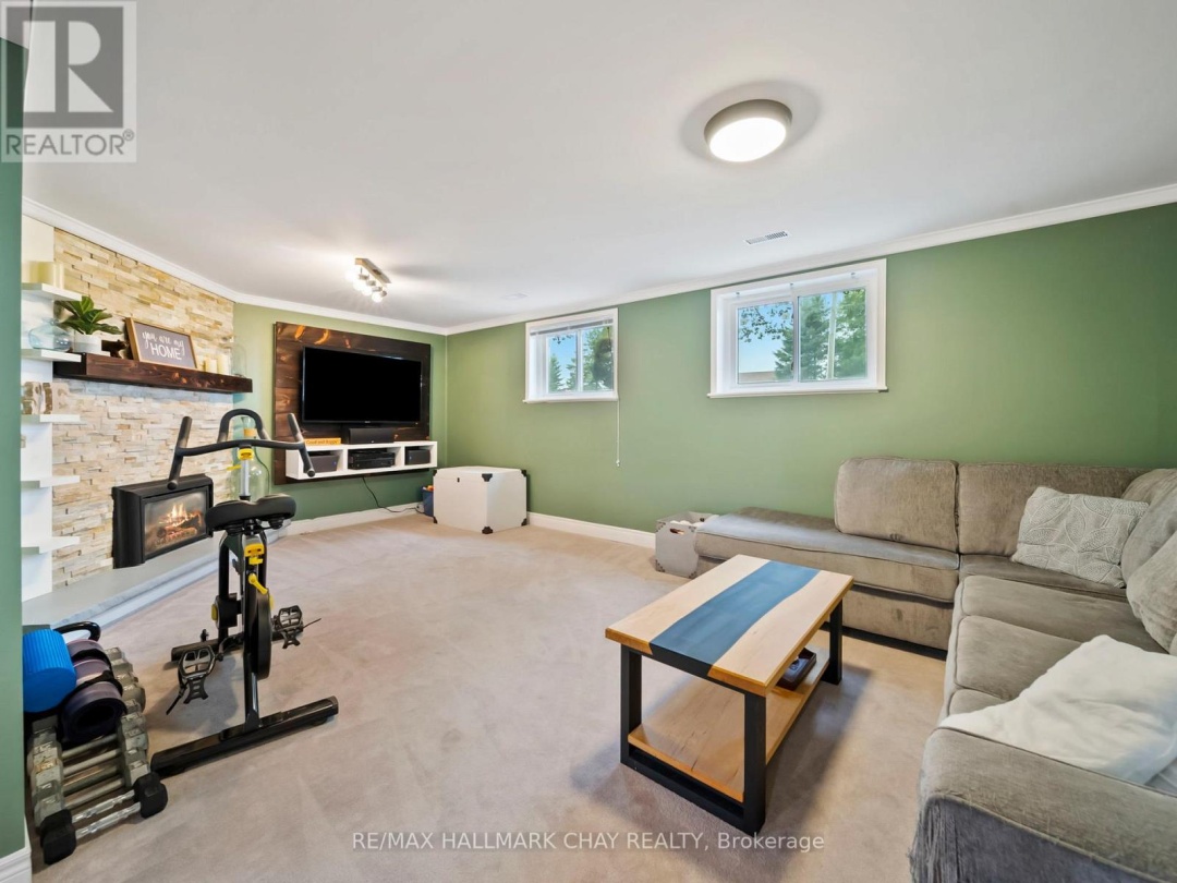 5 DEMONT DRIVE, 