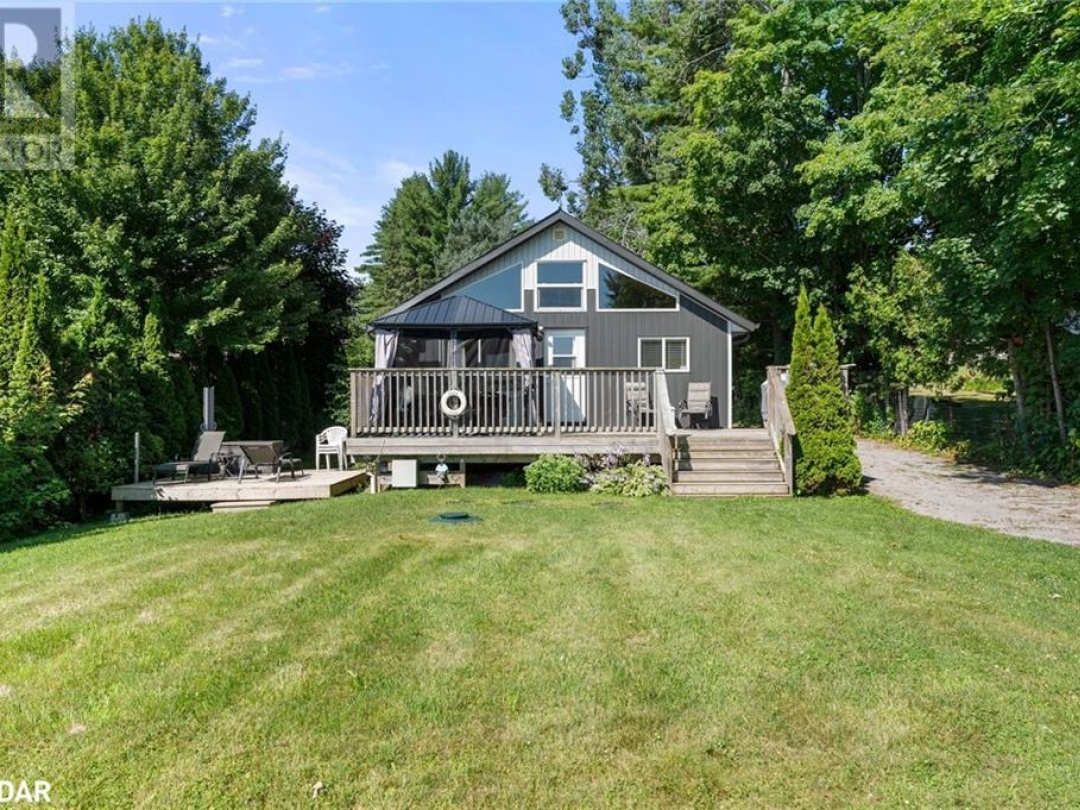 104 Fulsom Crescent, Dalrymple Lake