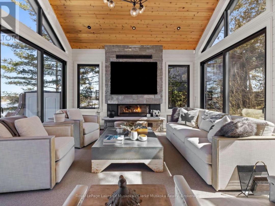 305 Wapaska Crescent, Lake Muskoka