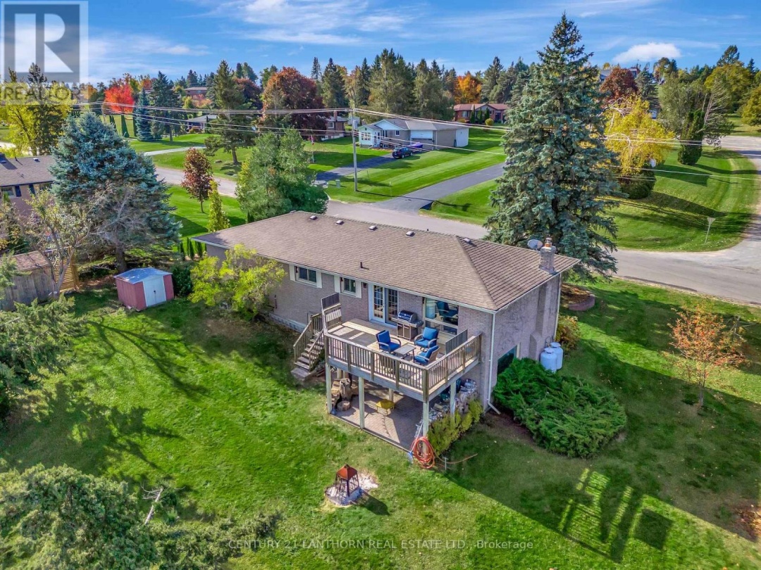 456 OLD SURREY LANE, Pigeon Lake