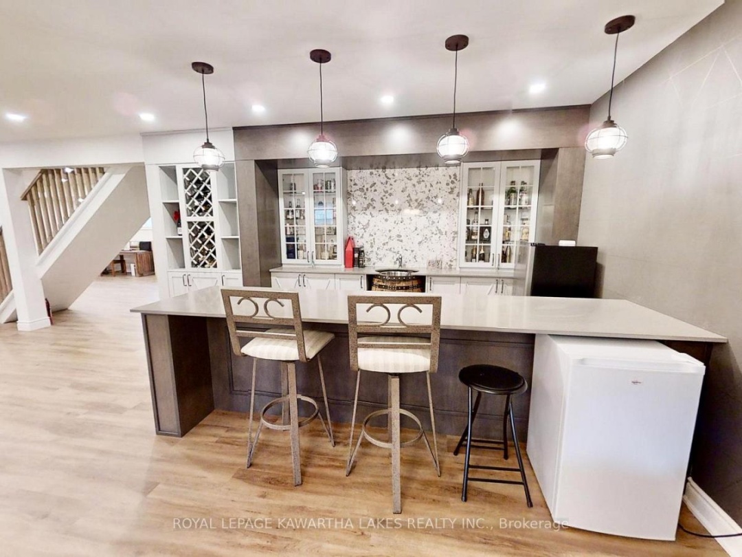 2501 Lakeshore Drive, Lake Simcoe