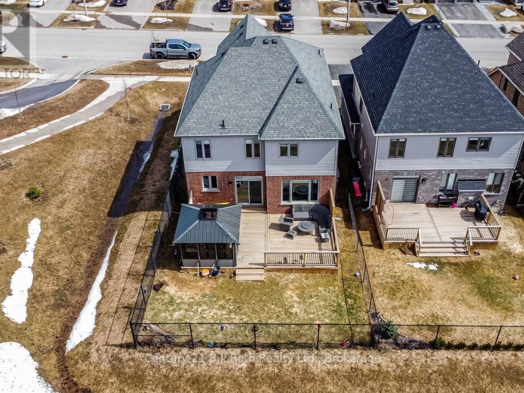 3040 Orion Boulevard, Orillia