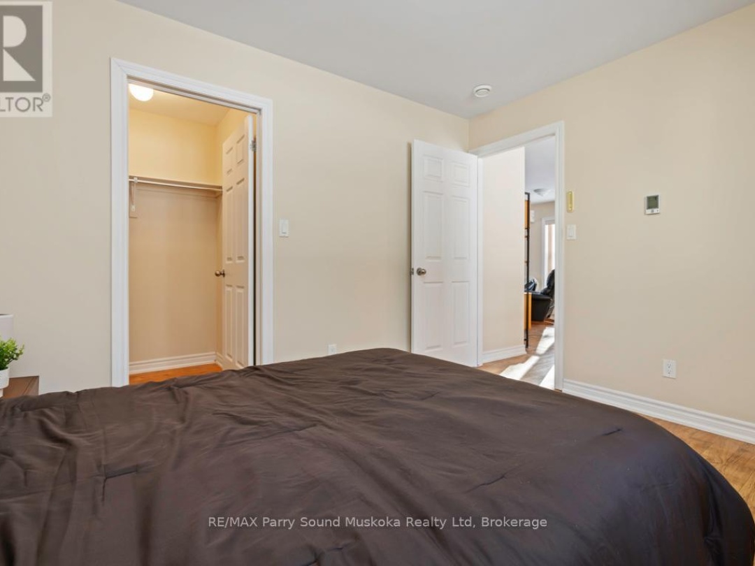 17 - 25 SEGUIN PLACE, 