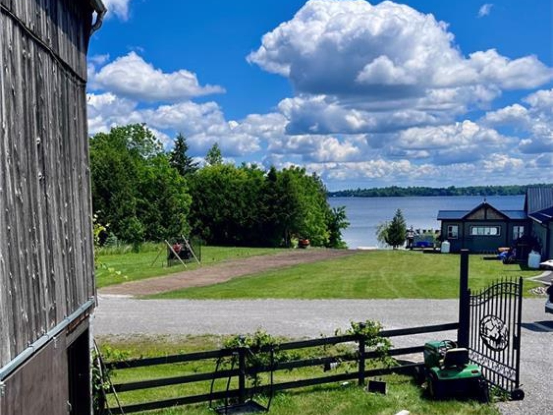 31 Blue Bay Lane, Cameron Lake