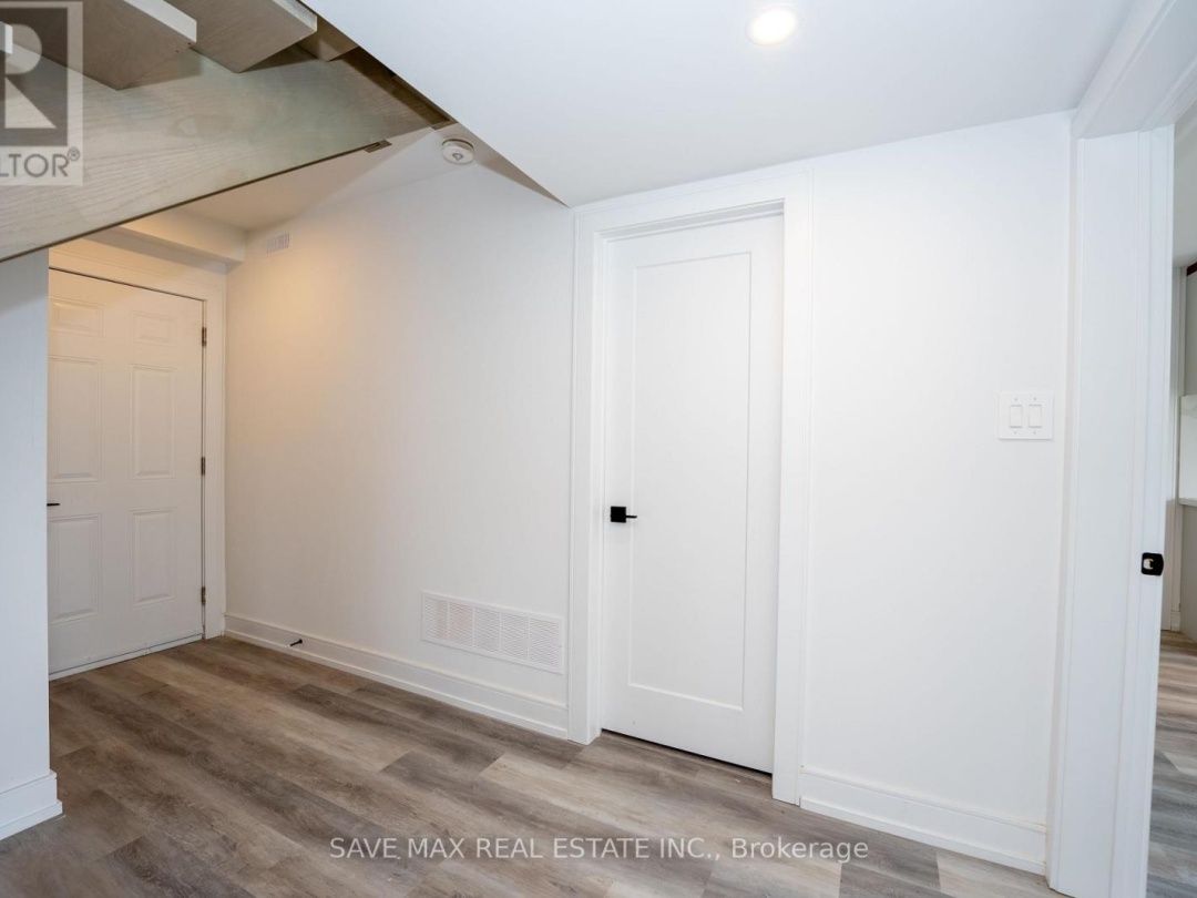 3775 SUNBANK CRESCENT, 