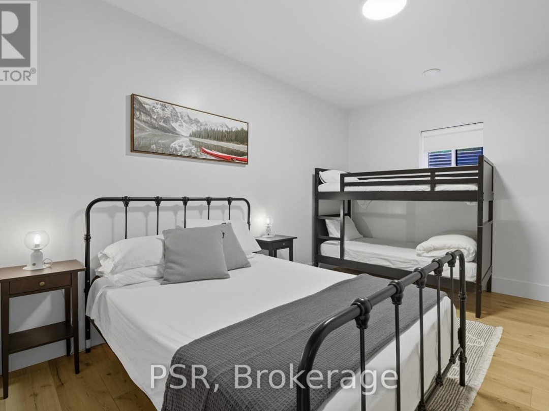 1399 BAYBREEZE LANE, 