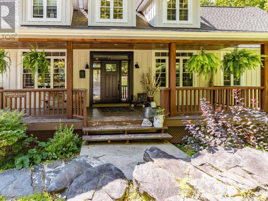 1080 WALKERS GLENN CRESCENT, 