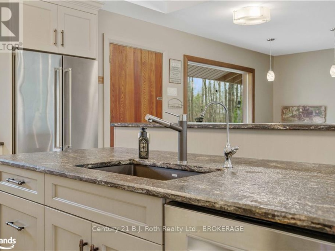 2983 Whelan Way, Black Lake