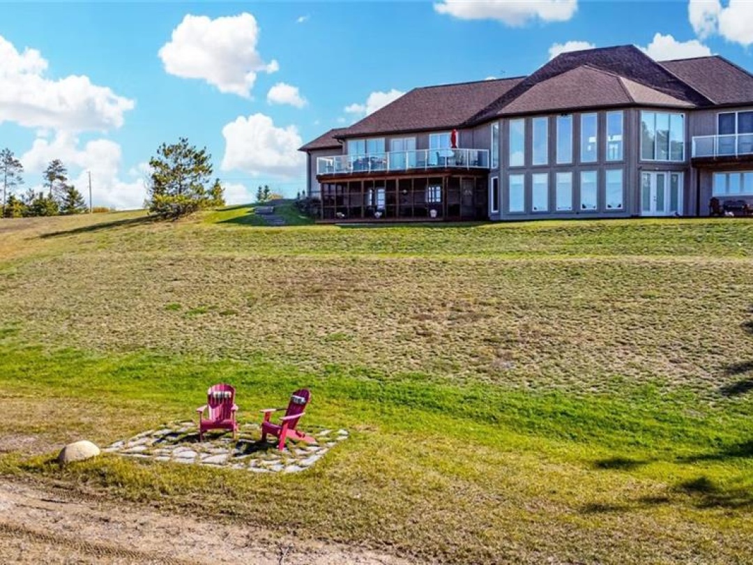 1372 DIVISION ROAD EAST, 