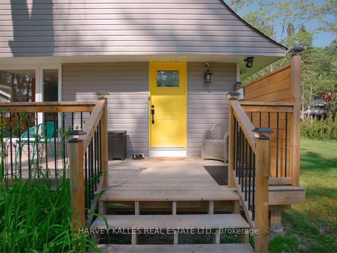 1002 CHIPPAWA AVENUE, 