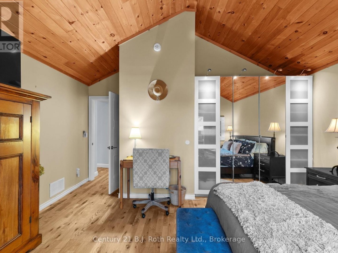 3772 Harry's Lane, Lake Simcoe