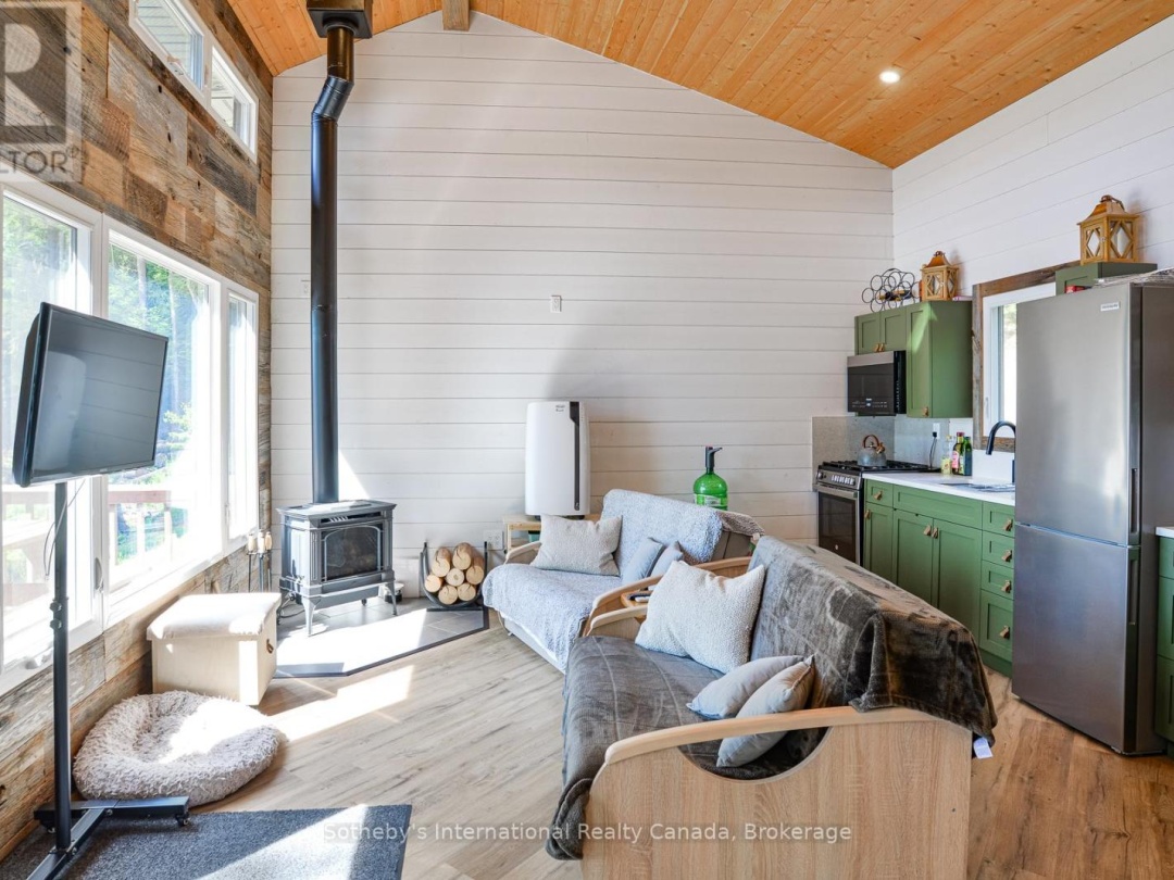 1211 PLUTO TRAIL, 