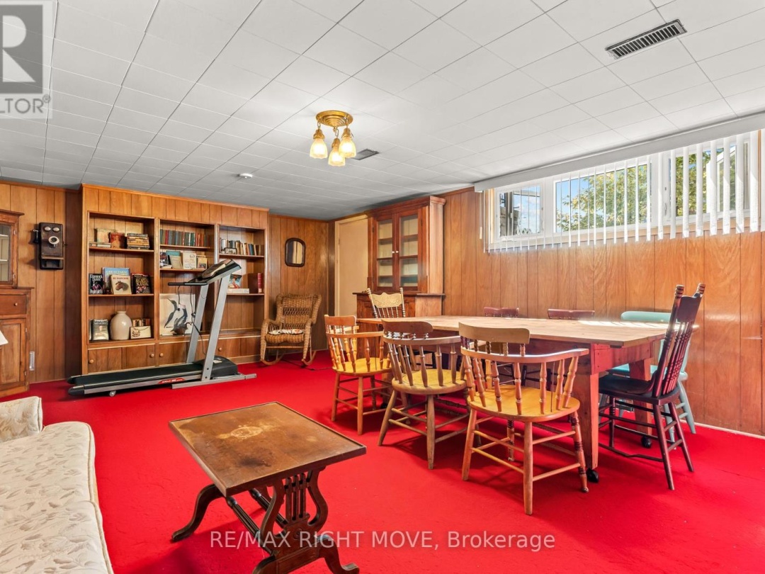 504 SIMCOE STREET, 