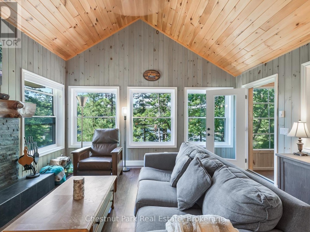 86 TAYLOR ISLAND, 